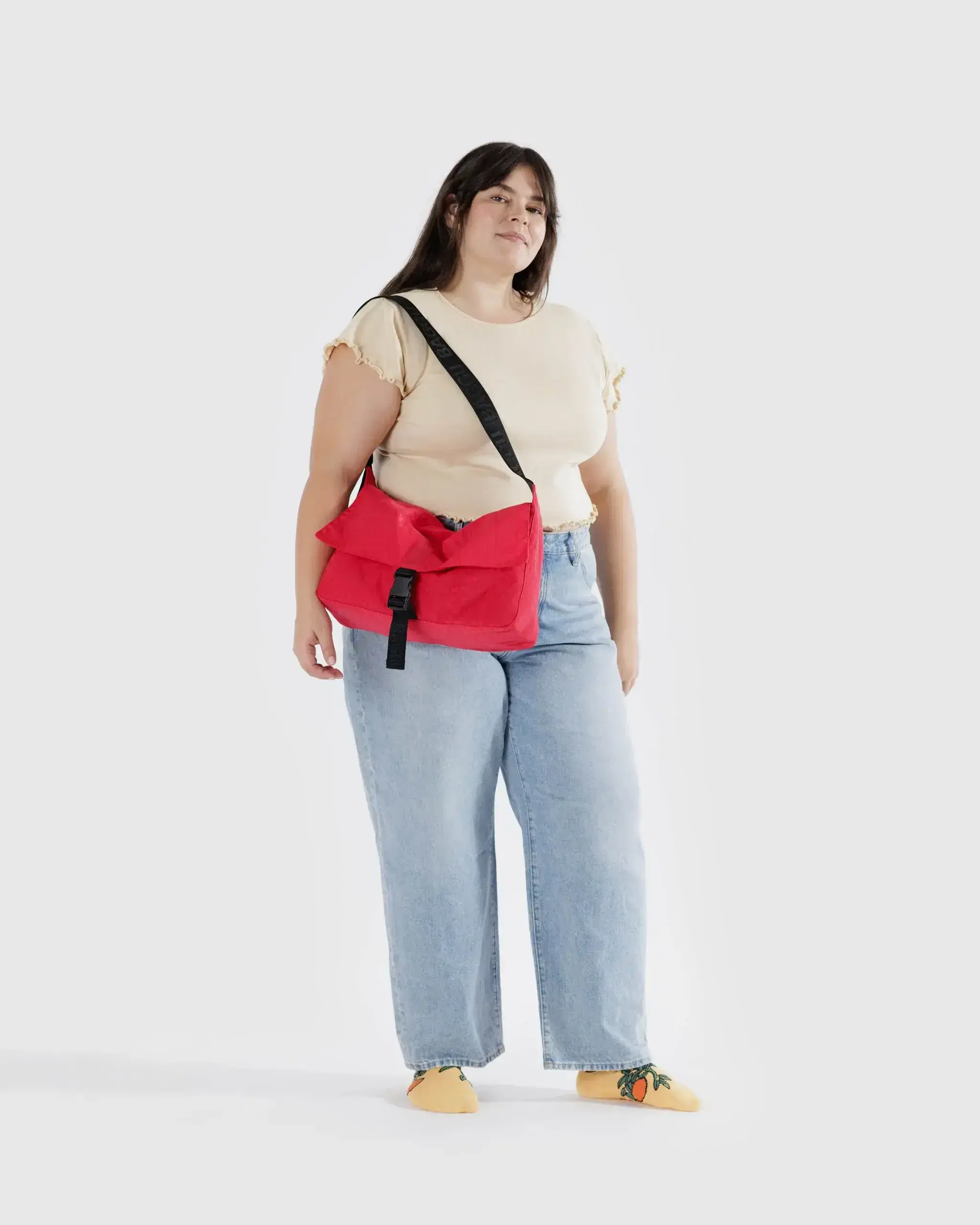Nylon Messenger Bag Candy Apple - Image 2