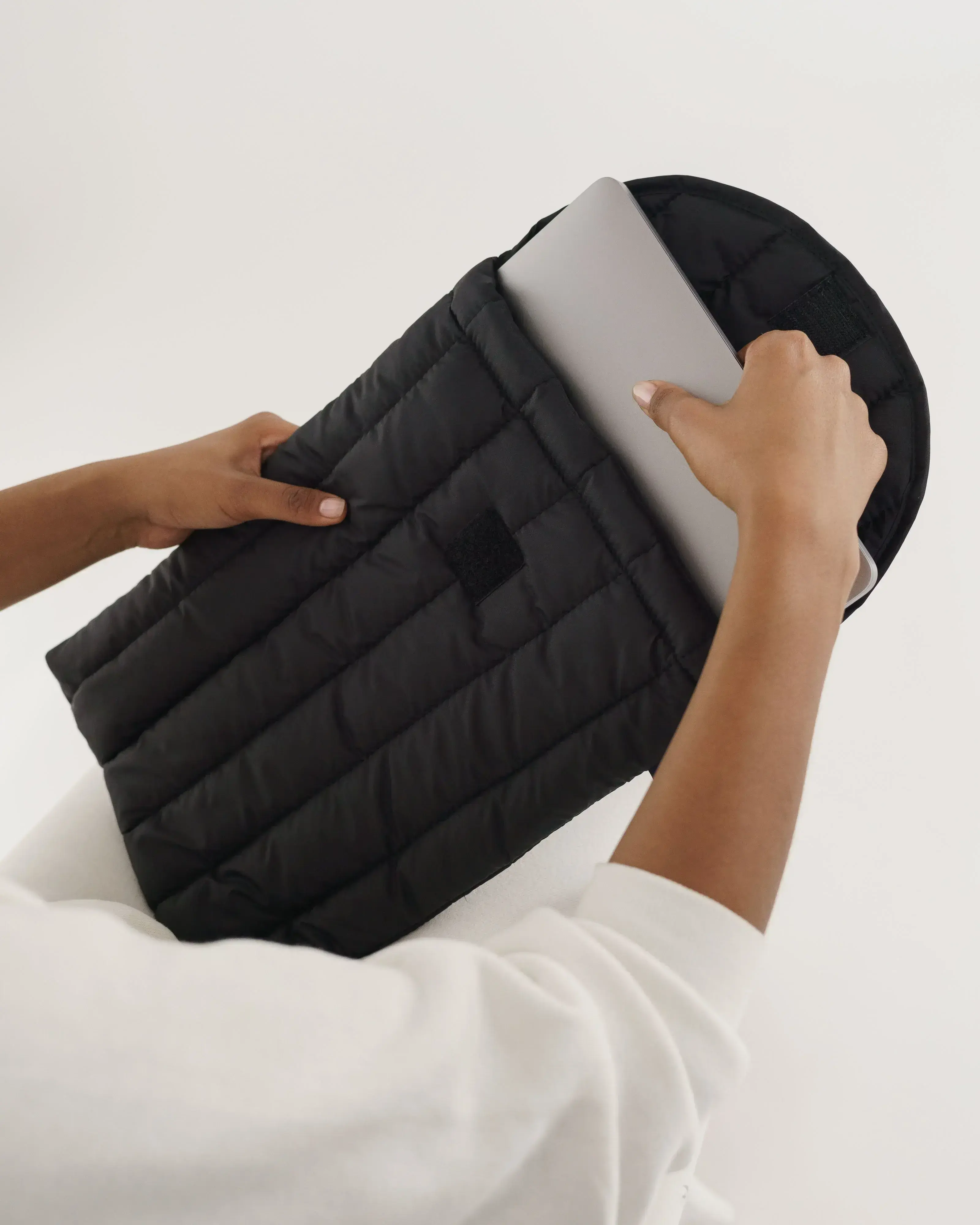 Puffy Laptop Sleeve 16" Black - Image 2