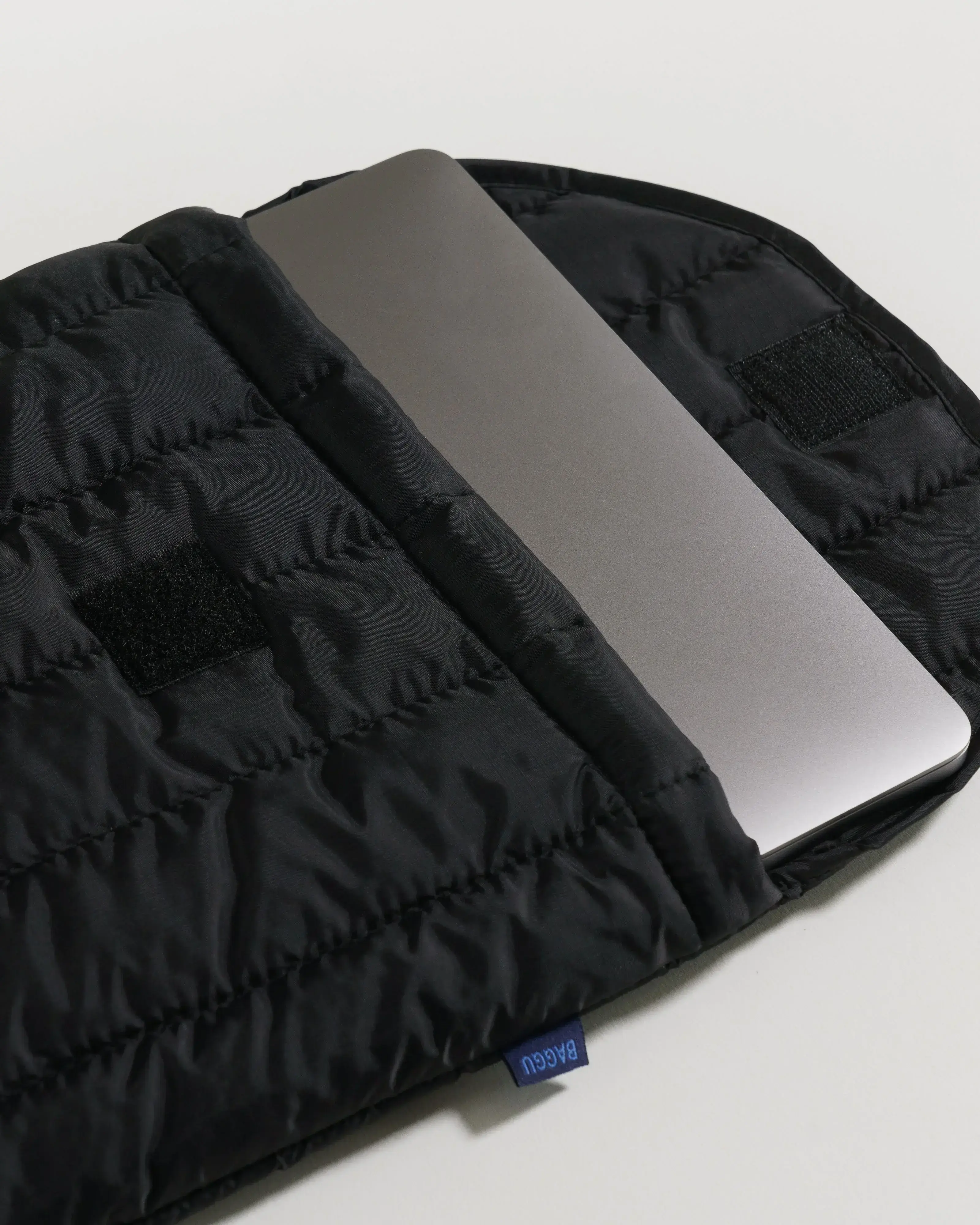 Puffy Laptop Sleeve 16" Black - Image 3